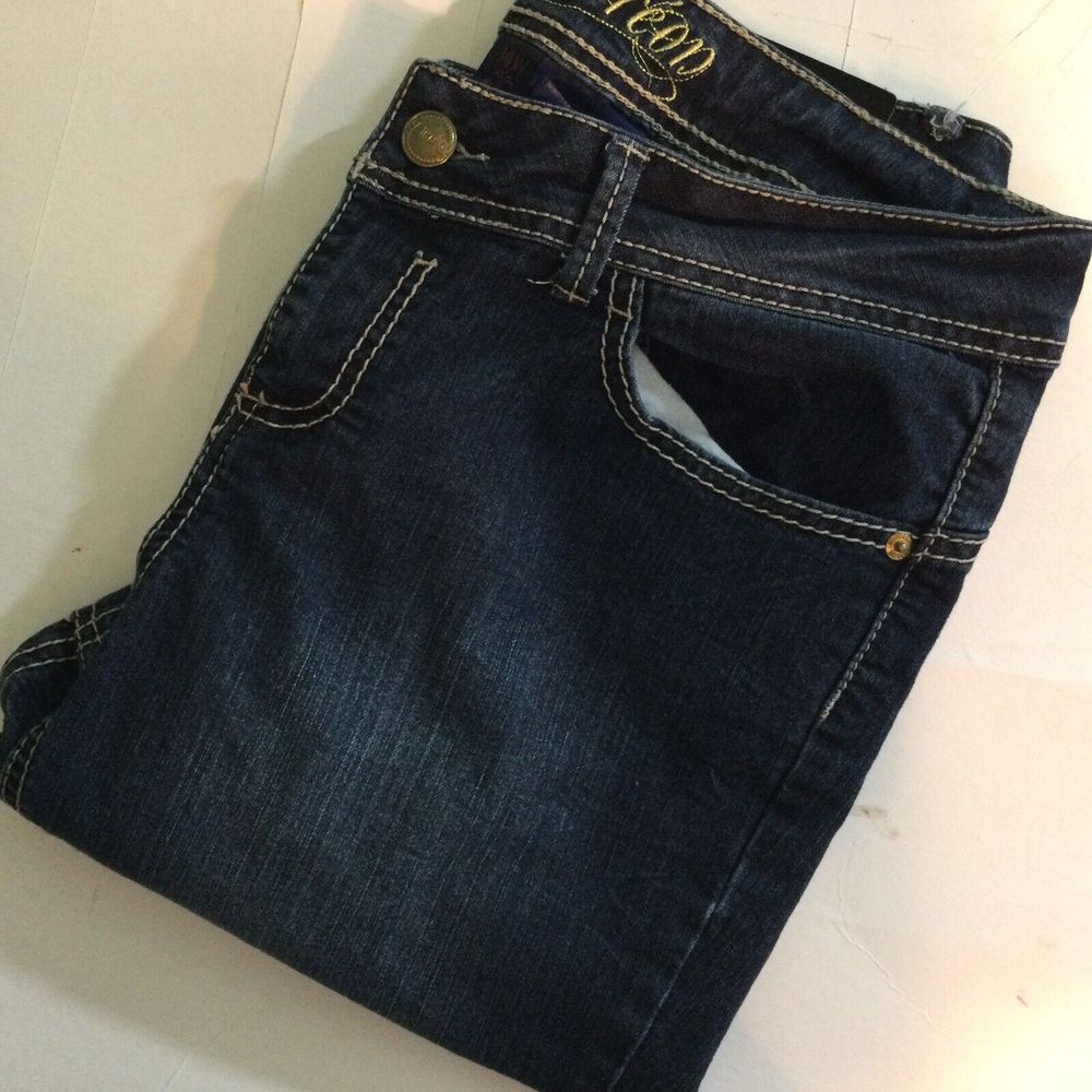 Dereon Womens Jeans 14w  Appliqué Fluer‎ De Lis Distressed